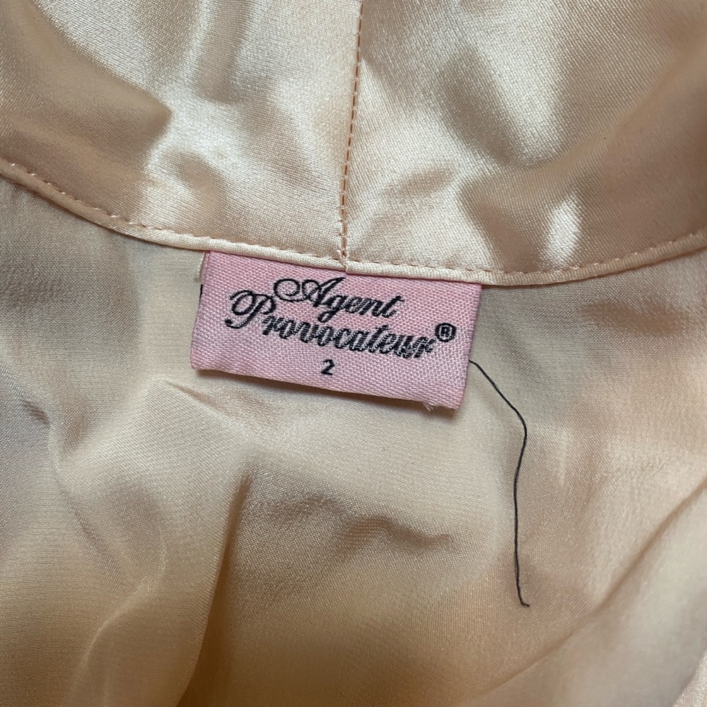 Agent Provacateur Pink Silk Robe - Picture 6 of 6